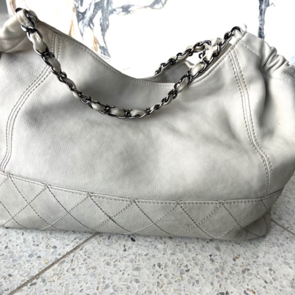 Chanel Coco Cabas White Leather Handbag - Picture 7 of 16